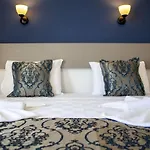 Demyra Boutique 3*
