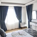 Demyra Boutique 3*
